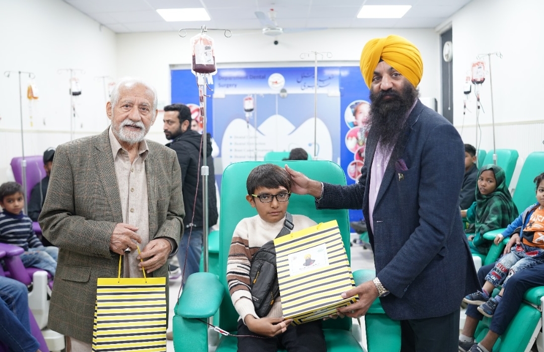 Ramesh Singh Arora lauds services of Sundas Foundation